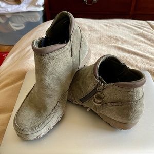 Skechers Relaxed Fit Suede Ankle Boots